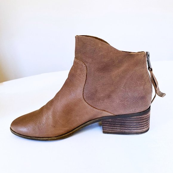 Lucky Brand Soft Leather Zip Ankle Booties 8.5 - Picture 4 of 9